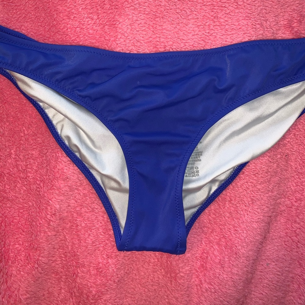 Bikini set - Picture 3 of 4